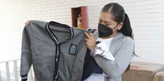 Uniformes escolares y zapatos llegan a primarias y secundarias Uniformes