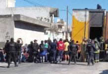 En Acajete, rescatan a migrantes hacinados en camión de carga Acajete