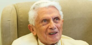 Se agrava salud de Benedicto XVI; papa Francisco pide oraciones Benedicto