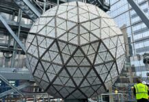 Bola del Times Square, lista para marcar la entrada de 2023 Bola