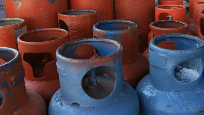 Gas