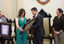 Matilde “Terminator” Álvarez es reconocida con Cédula Real en Puebla matilde