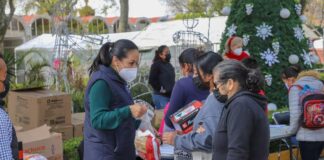 SMDIF entrega apoyos a 250 recolectores voluntarios por fin de año SMDIF