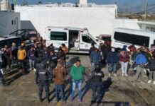Detienen en Tlaxcala a 2 poblanos; transportaban a 30 migrantes Tlaxcala