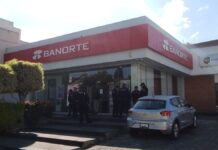Golpean a cajera y roban 50 mil pesos a banco en Anzures Asalto Banco Banorte