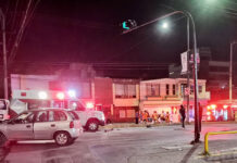 Automovilista se pasa el alto y choca en la 11 sur; hay 2 lesionadas automovilista