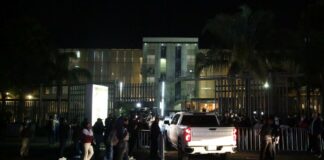 Familia y amigos velan cuerpo del gobernador Miguel Barbosa Gobernador