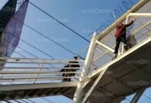 Rescatan a joven que amagó con lanzarse de puente en Recta a Cholula Joven