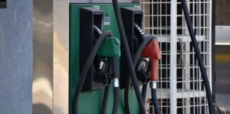 Sujetos asaltan gasolinera en colonia Villa Universitaria Sujetos