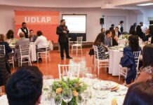 UDLAP estrecha lazos con sus egresados en evento udlap