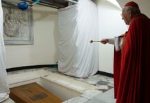 Benedicto XVI ya reposa en la cripta vaticana Benedicto