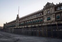 Blindan Palacio Nacional ante protestas contra Guardia Nacional en el Metro Palacio