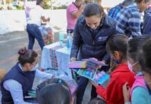 SMDIF reparte juguetes a más de 400 niñas y niños de Totimehuacan SMDIF