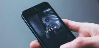 Cancún: Taxistas “cazan” a choferes de UBER Taxistas