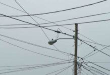 Trabajador muere electrocutado mientras conectaba luz a poste en Tehuacán Trabajador