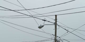 Trabajador muere electrocutado mientras conectaba luz a poste en Tehuacán Trabajador