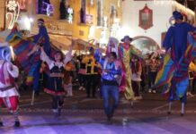 Reciben a los Reyes Magos con desfile en Atlixco