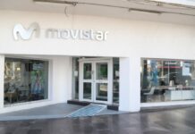 Dan cristalazo y asaltan tienda de telefonía en Avenida Juárez