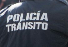 Quitan motocicleta a policía durante asalto en Tecamachalco Motocicleta