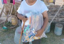 SEDIF entrega apoyo alimentario a vecino de colonia El Capullo SEDIF