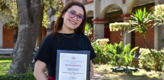 Delegación de alumnos UDLAP reciben reconocimiento de ANEIC México Delegación