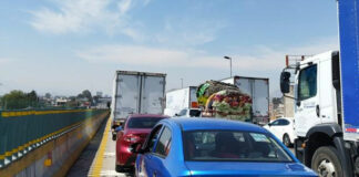 Docentes bloquean la México – Puebla en demanda de pagos Docentes