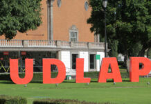 Alumnos celebran regreso de Derbez a la UDLAP EXPO