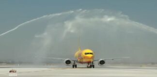AMLO encabeza llegada del primer vuelo de carga DHL en el AIFA