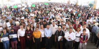 Gobernador entrega apoyos al campo en Tehuacán Gobernador