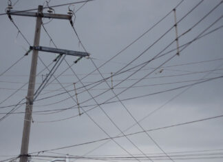 Joven sufre quemaduras tras tocar cables de alta tensión en El Verde Joven