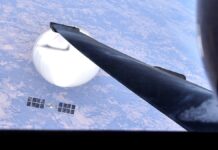 Pentágono publica foto de piloto sobrevolando globo chino Pentágono