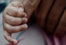 Policía apoya en nacimiento de bebé en Bosques de los Ángeles Policía