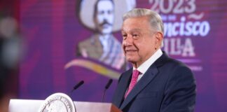 AMLO revela que cobra su pensión para adultos mayores AMLO
