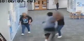 Alumno de EU golpea a maestra que le quitó videojuego Alumno