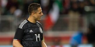 Cuando caen los goles festejan, pero no apoyan: Chicharito Chicharito