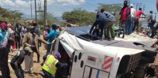 Colisiona autobús universitario en Kenia; reportan al menos 14 muertos