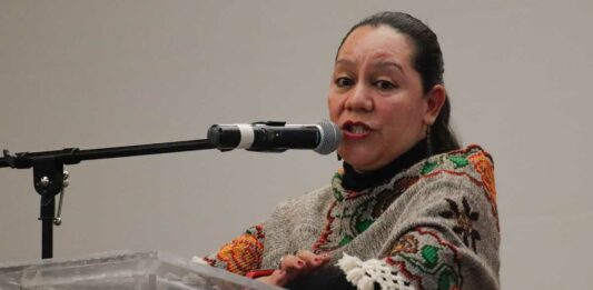 María