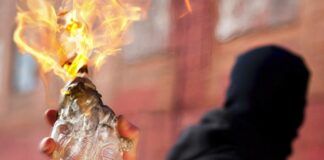 Detonan bomba molotov en kínder de Monterrey Molotov