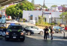 Bloquean Bulevar Valsequillo para exigir mejoras en escuela