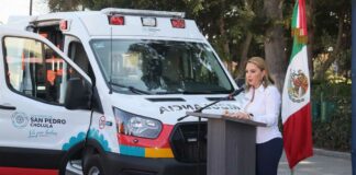 Paola Angon entrega nueva ambulancia a Protección Civil ambulancia