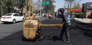 Realizan bacheo y renivelaciones en vialidades de Puebla por lluvias vialidades