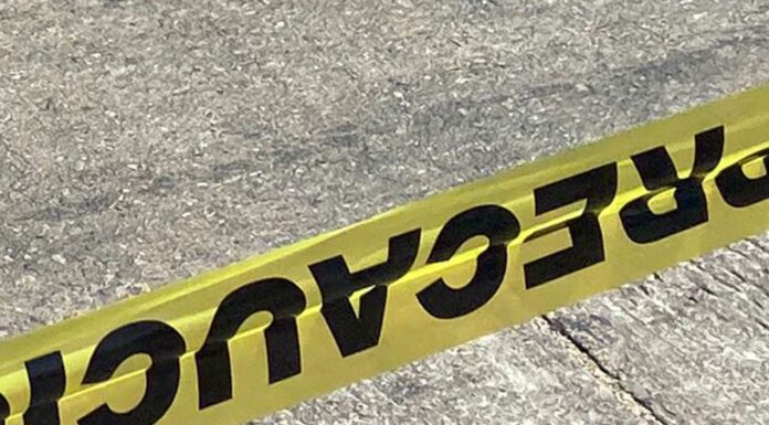 Abandonan cadáver emplayado de joven en Naciones Unidas cadáver