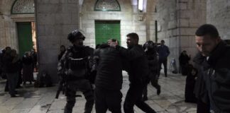 Policía de Israel arresta a más de 350 personas en mezquita de Jerusalén Israel