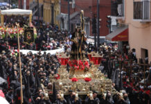 Procesión de Viernes Santo reúne a miles de devotos en Puebla capital Procesión