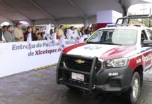 Entrega Sergio Salomón patrullas en Xicotepec