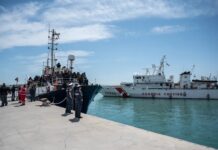 Policía italiana encuentra 2 toneladas de cocaína en el mar Mediterráneo cocaína