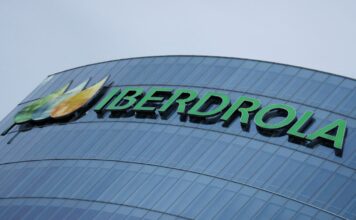 Gobierno federal acuerda comprar 13 plantas de Iberdrola