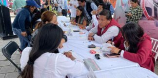 Entregan en Acatzingo extracto de Ley de Educación en Sistema Braille Braille