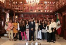 Estudiantes de la Anáhuac participan en el Cabildo de Puebla