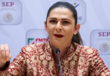 Ana Guevara arremete contra nadadores; “Que vendan calzones”